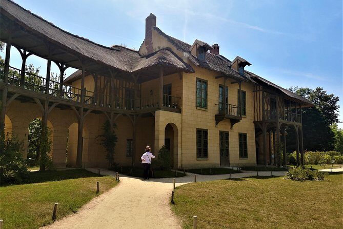 Trianon and the Queen's Hamlet at Versailles with private guide - How Does the Price Stack Up?