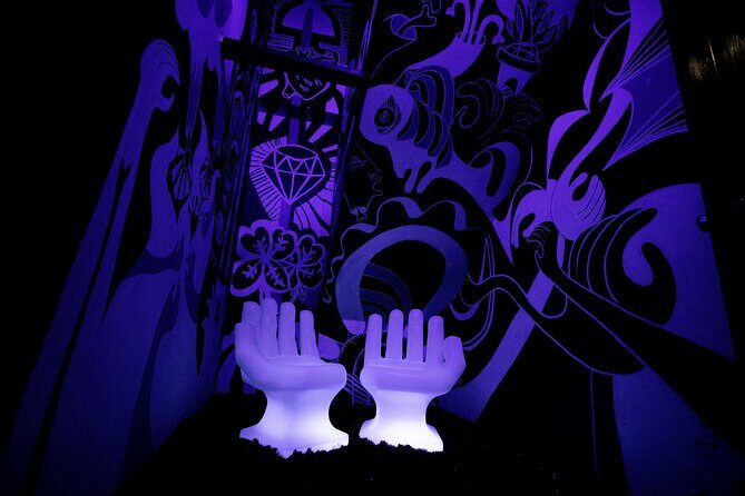 Trickery Chicago Magic Show - Key Points