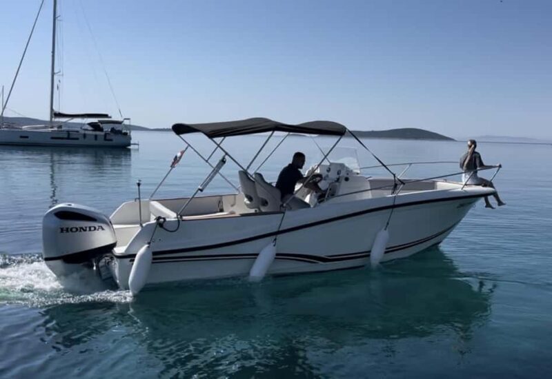 Trogir: Blue Lagoon and 3 Islands Speedboat Tour - Visiting Three Islands