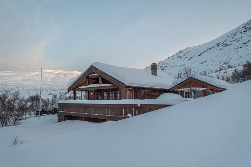 Trolltunga Winter Cabin Experience - What Makes This Tour Stand Out?