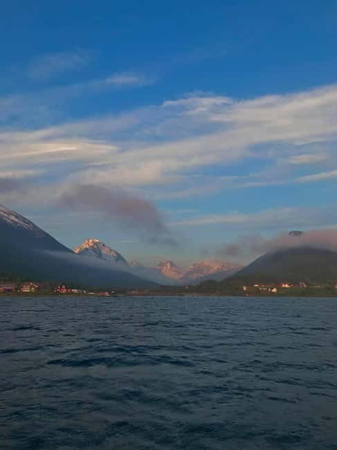 Tromsø: 2-Hour Island Tour Cruise with Snacks and Drinks - Tromsø: 2-Hour Island Tour Cruise with Snacks and Drinks – A Friendly Look