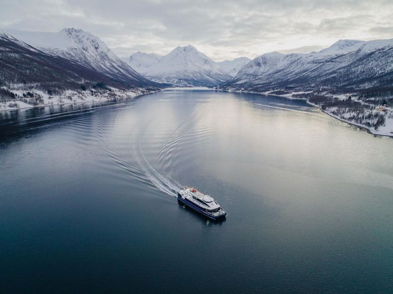 Tromsø: Arctic Fjord Cruise in Polar Landscapes - When ice and conditions change: captain route adjustments
