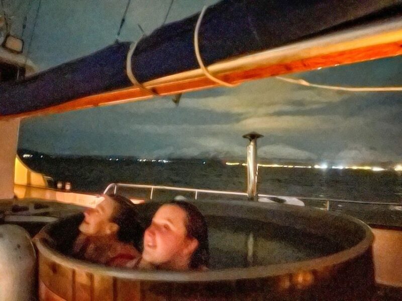 Tromso: Luxury Northern Lights Cruise with Hot Tub & Dinner - FAQs