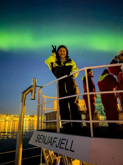 Tromsø: Nocturnal cod fishing with meal. - Tromsø: Nocturnal Cod Fishing with Meal - A Genuine Arctic Experience