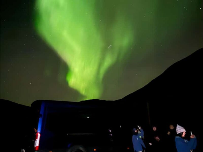 Tromsø: Northern Lights Chase with Bonfire and Snacks - Who Should Book This Tour?
