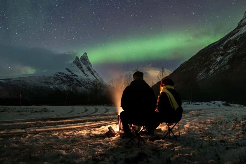 Tromsø: Northern Lights Hunt with Photos and Hot Food - The Experience — Pros and Cons