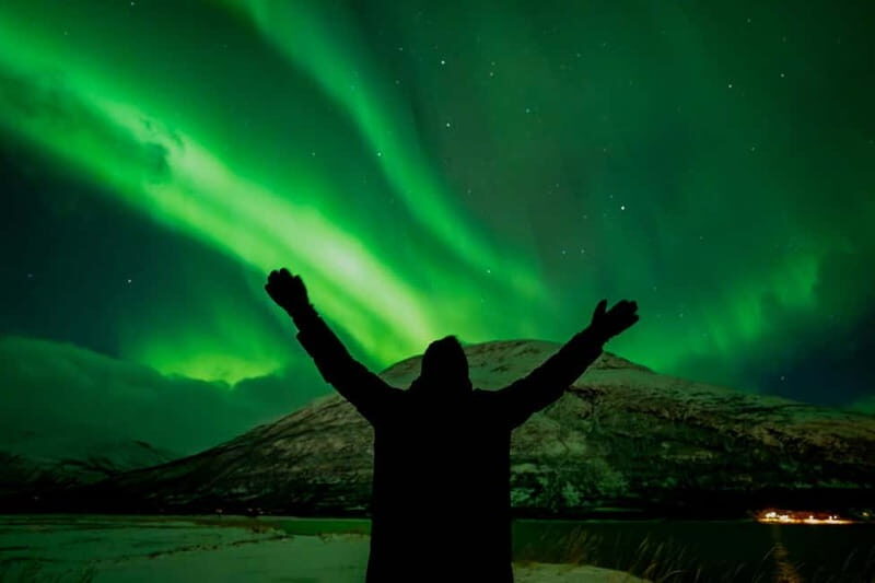 Tromsø: Northern Lights in a minibus with free photos and a warm meal! - Final thoughts: Who is this tour best for?