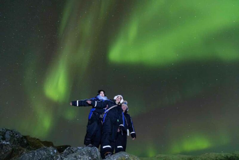 Tromsø: Northern Lights Tour with Dinner and Native Guide - Key Points