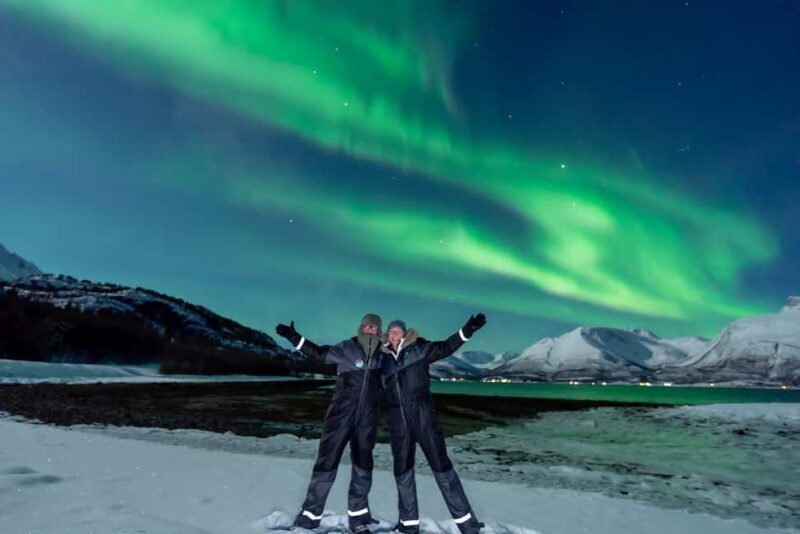Tromsø: Northern Lights Tour with Photos, Hot Meal & Drinks - Key Points