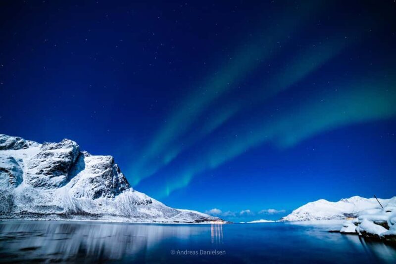 Tromsø: Private Northern Lights Minibus Tour with Photos - Key Points