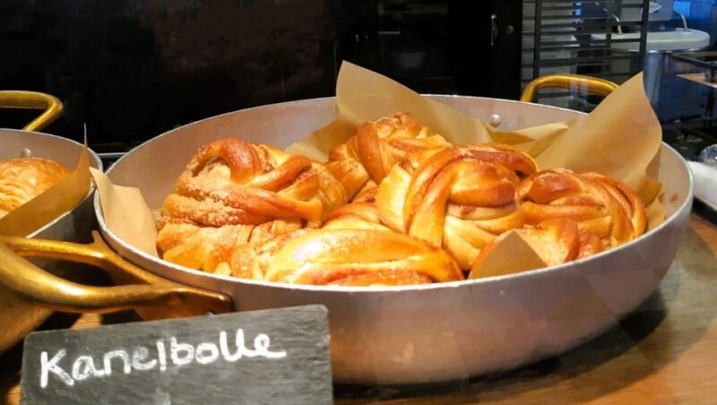 Tromsø Sweet Temptations Tour: Afternoon Tea & Other Sweets - The Guides and Atmosphere