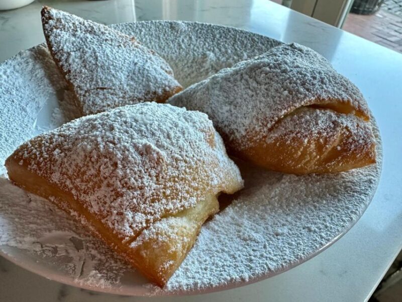 True South Lunch Food Tour - Guides and Atmosphere