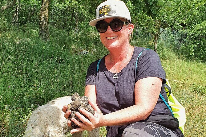 Truffle Hunting Experience in Assisi - FAQs