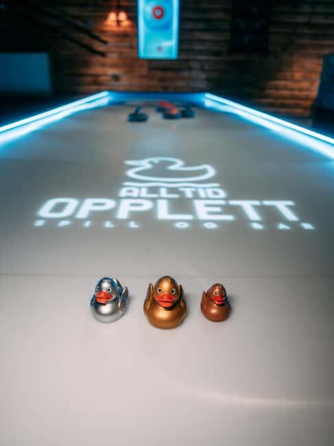 Try Street-curling in Top Bergen Activity Bar! - Key Points