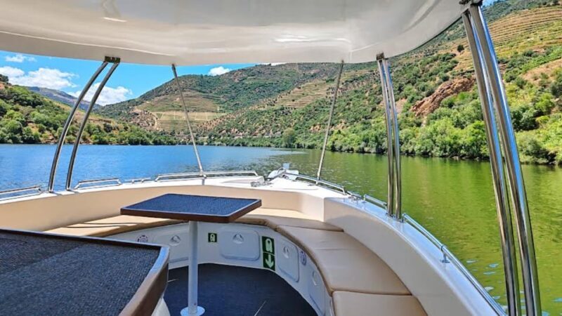 TUA, Ansiães: Boat Trip (Tua - Pinhão) + Lunch (Calça Curta) - Key Points