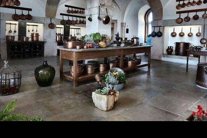 Tuk Tuk Transfer With Sintra Pena Ticket From Meeting Point - Who Should Consider This Tour?