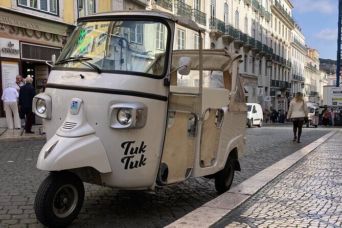 Tuktuk adventure through Lisbon - Key Points