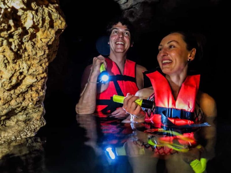 Tulum: Akumal Turtles and Underground Cenote Swim Tour - Savoring Local Flavors at La Cueva del Pescador