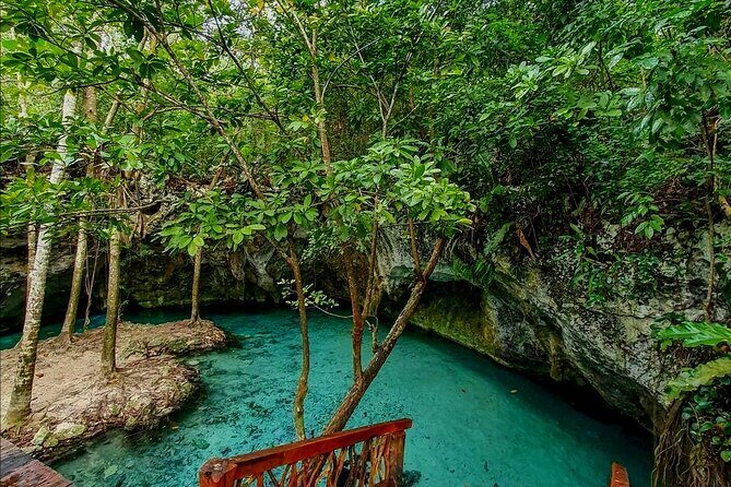 Tulum Ruins, Gran Cenote and Yal Ku Lagoon Day Tour - Starting the Day: Breakfast at Taquería Honorio