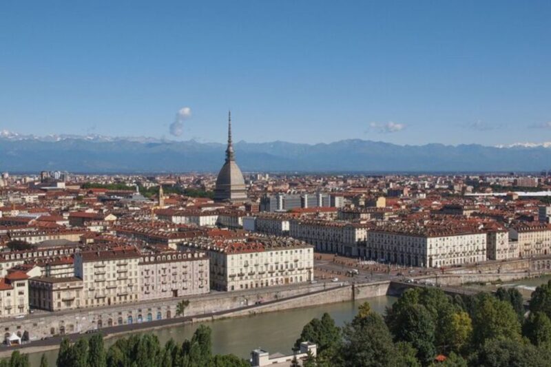 Turin: Private custom tour with a local guide - Guides: Knowledgeable and Passionate