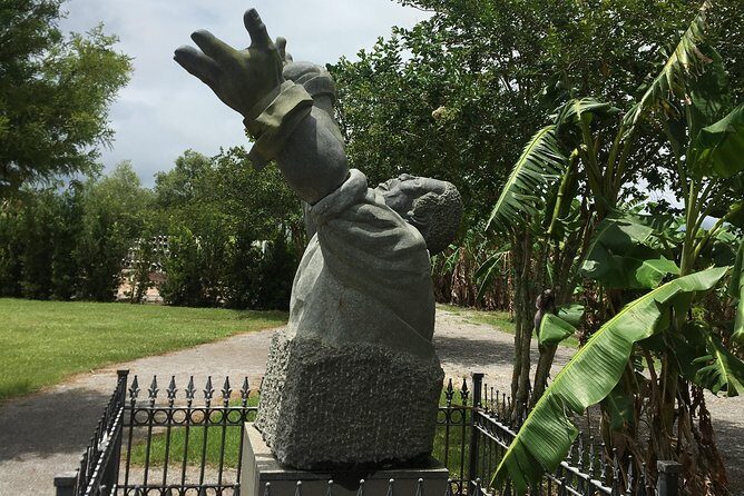 Two Plantation Tour: Oak Alley and Laura or Whitney - The Bottom Line