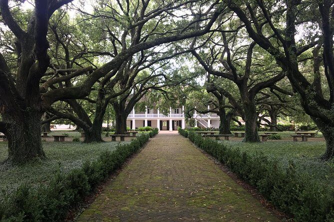 Two Plantation Tour: Oak Alley and Laura or Whitney - FAQs