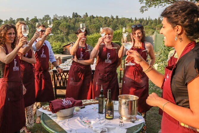 Typical Dining & Cooking Demo at Local's Home in Florence - Setting and Logistics