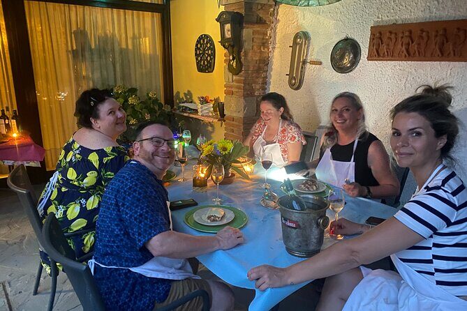Typical Tuscan family dinner in a Villa near Cortona - Key Points