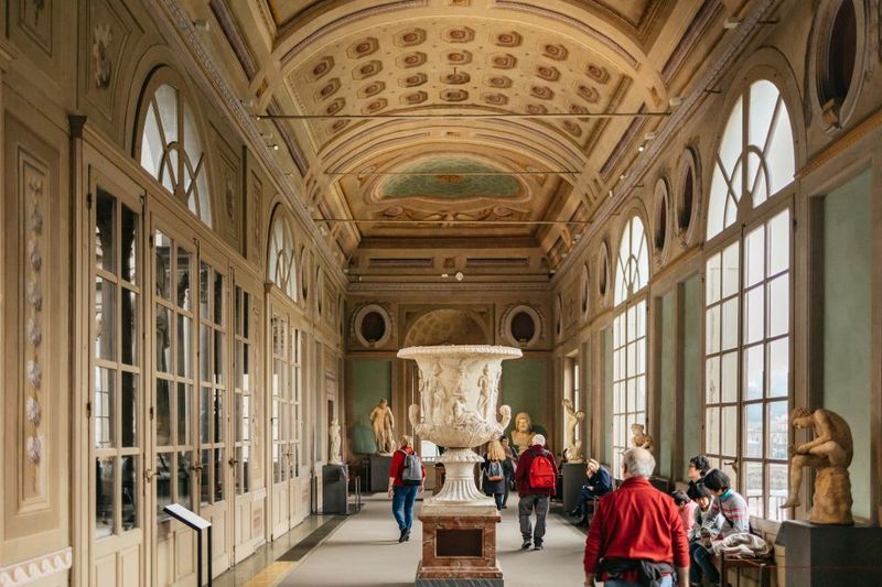 Uffizi Gallery: Renaissance Masterpieces Guided Tour - Luggage deposit and what you should bring (and not bring)