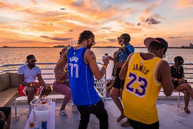 Ultimate Miami Boat Party with Free Open Bar & Live DJ - What to Expect on the Miami Boat Party