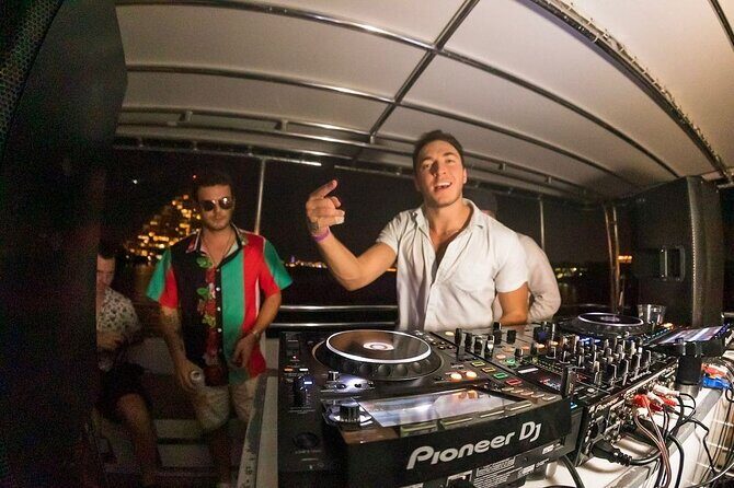 Ultimate Party in Miami : Boat Party, Party Bus & Nightclub - Who Is This Tour Best Suited For?