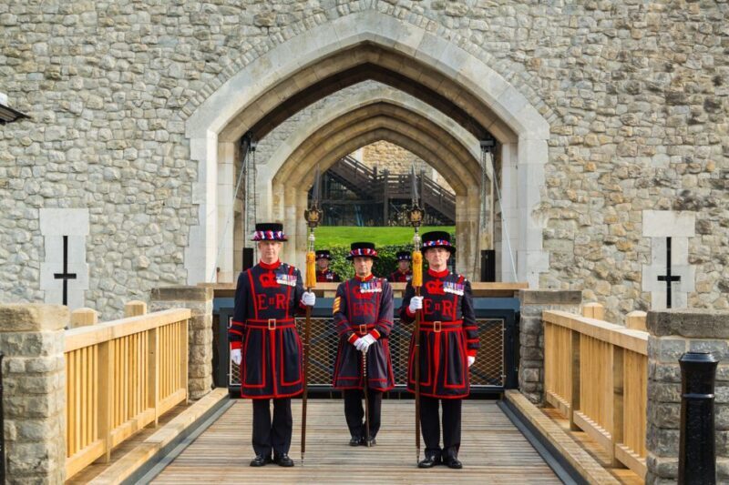 Ultimate Tower of London, Beefeater Welcome & Crown Jewels - A Deep Dive into the Experience