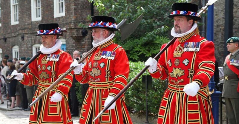 Ultimate Tower of London, Beefeater Welcome & Crown Jewels - Frequently Asked Questions