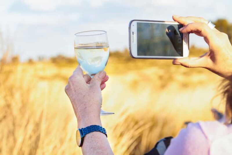 Uluru: Sacred Sites & Sunset Tour with Wine & Cheeseboard - Sunset & Nibbles: A Relaxed End to the Day