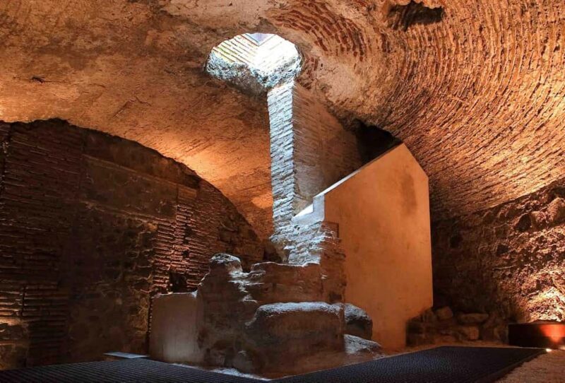 Underground Toledo Tour in English: Discover Hidden History - Key Points