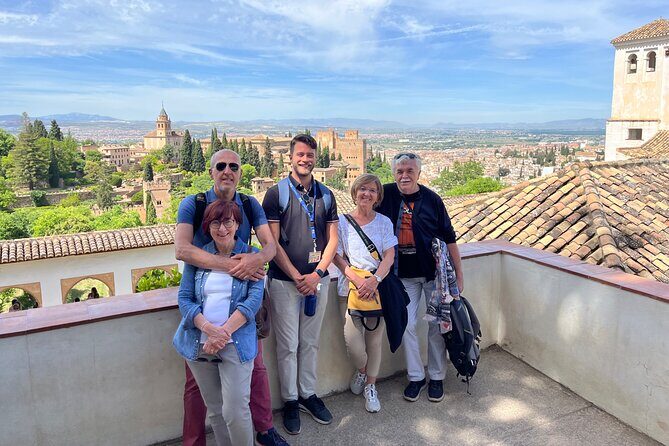 Unforgettable Alhambra Tour: group tour - In-Depth Look at the Tour Experience