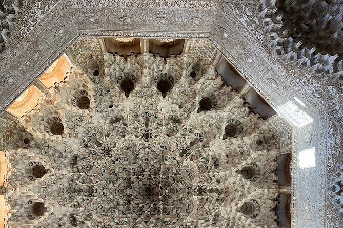 Unforgettable Alhambra Tour: group tour - Who Is This Tour Best For?