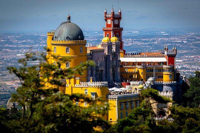 Unforgettable Sintra Tour E-CAR GPS audio-guided route that informs and entertains! - Who Should Consider This Tour?
