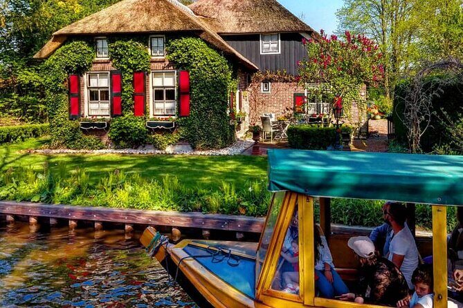 Unique Dutch villages Tour incl Boat & Hotel pick up - Key Points
