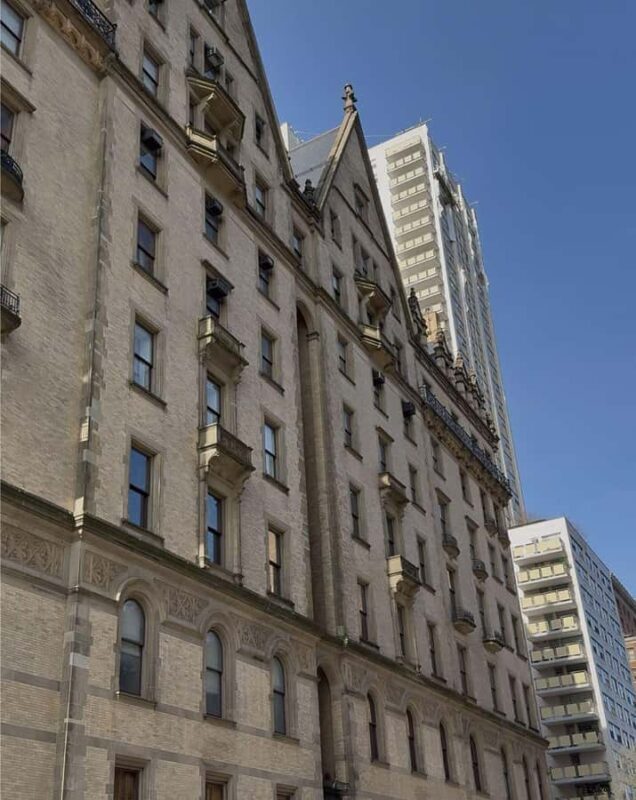 Upper and Lower Manhattan Tour - Central Park and Strawberry Fields