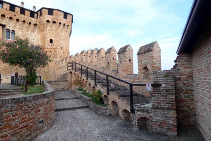 Urbino: Private Walking Tour with Ducal Palace Ticket - Who Is This Tour Best For?