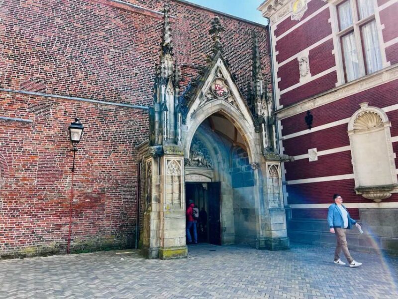 Utrecht: Highlights and Secrets with a Walking Tour - Key Points