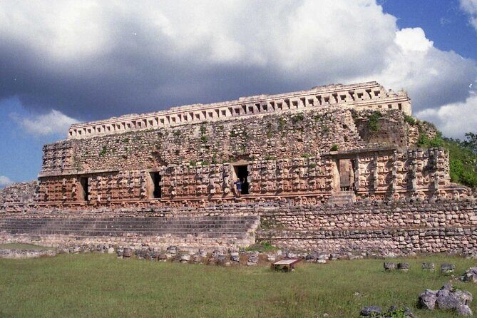 Uxmal and Kabah Ruins Tour with Chocolate History - Discovering the Mayan Ruins: A Closer Look
