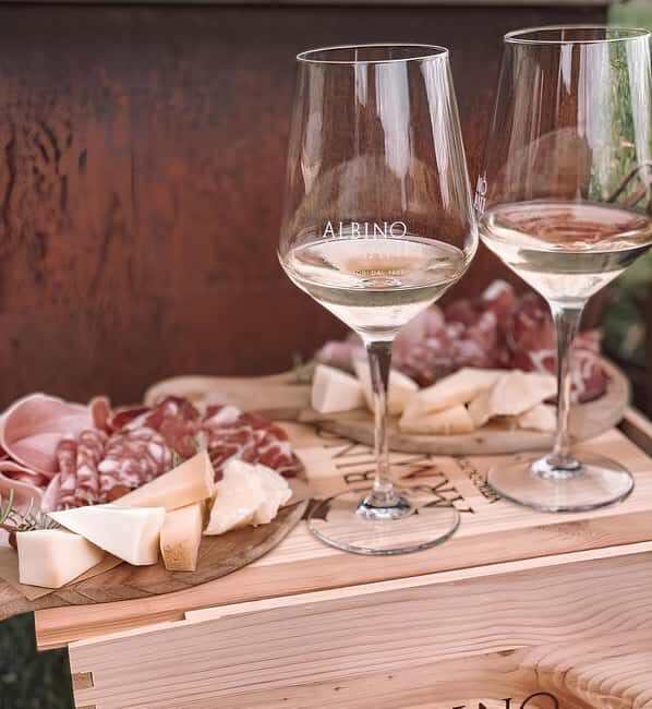 Valdadige: Winery Tour with 4 Wine Tastings - What the Tour Involves