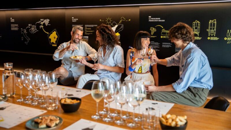 Valdobbiadene:Prosecco tasting,appetizers,winery & vineyard - Who is this experience best suited for?