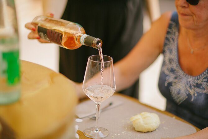 Valeggio: Sorsi dEstate, 3 young wines with guided tour - Key Points