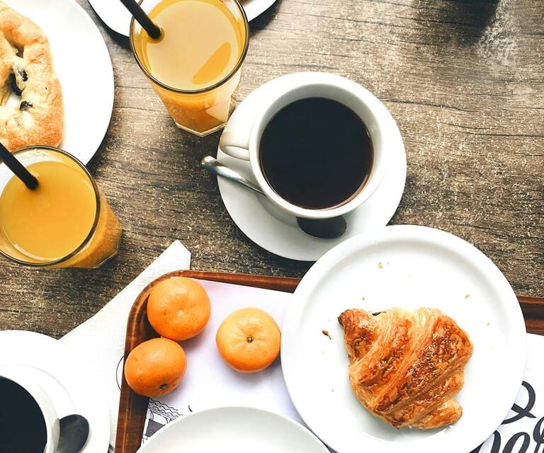 Valencia: Breakfast Brunch on a boat tour | food and drinks - The Sum Up