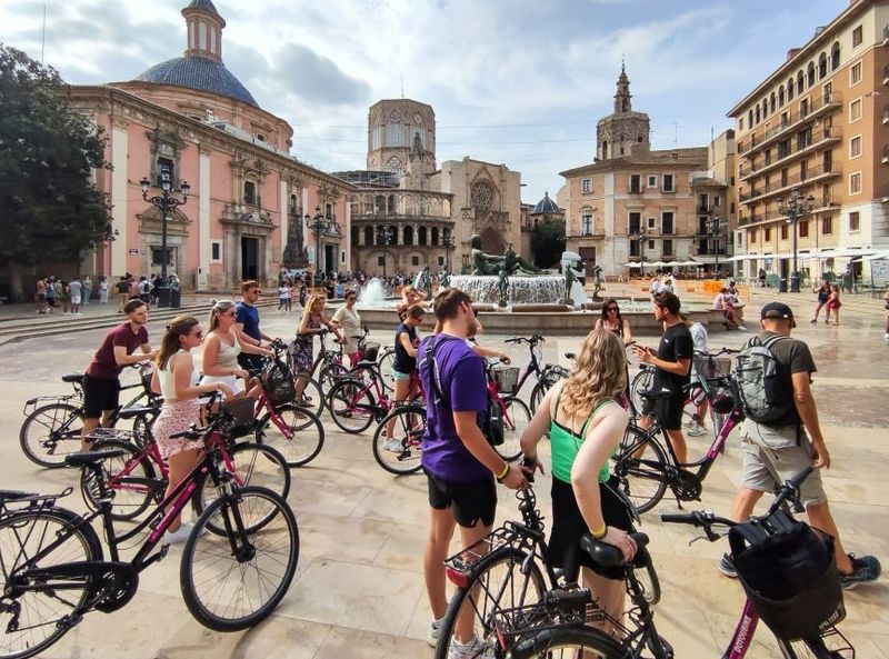 Valencia: City Highlights Guided Bike Tour - Llotja de la Seda: grand Gothic cool, without the museum crowd