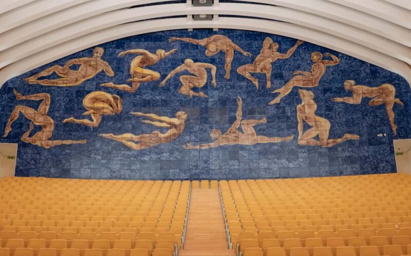 Valencia: Entrance to the Palau de Les Arts - Key Points