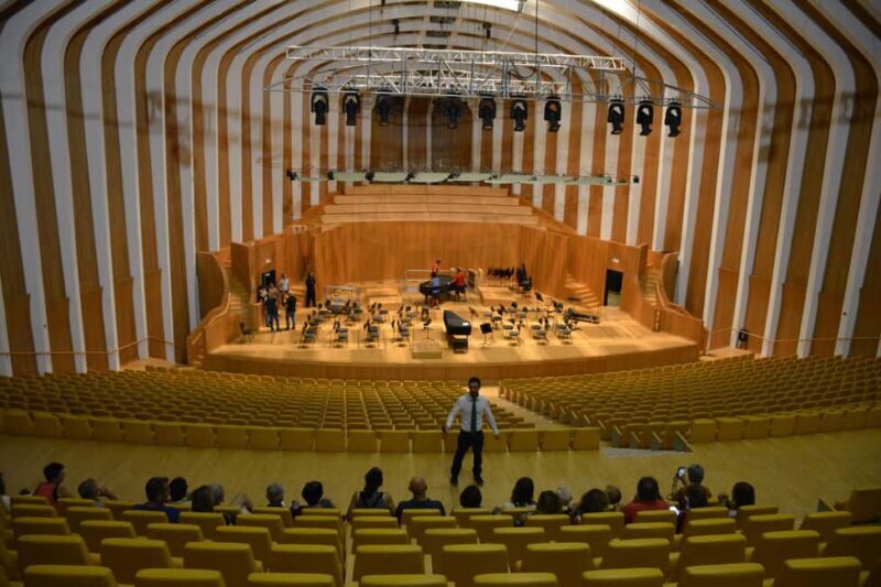 Valencia: Entrance - Visit the Palau de Les Arts with a guide - FAQ